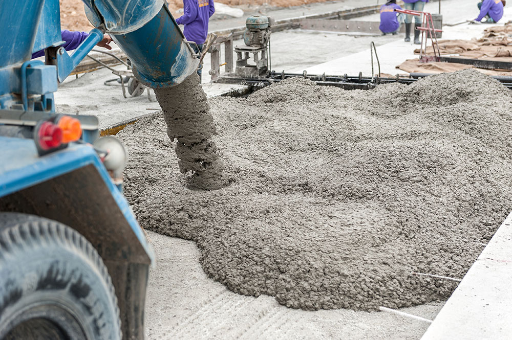 Mixed concrete pouring