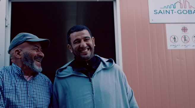 With its Build Change philanthropy and sponsorship program, Saint-Gobain provides access to decent and sustainable housing, acts for sustainable and responsible territories, and shapes a new generation of sustainable builders to Make the World a Better Home. In 2023, the population of the Al Haouz province in Morocco was hit by a 6.8 magnitude earthquake, destroying most of their homes. Saint-Gobain Morocco, the Saint-Gobain Foundation and the non-profit Caritas Marrakech joined forces to create temporary housing in the Ouirgane community while waiting for their permanent homes to be rebuilt. In total, more than 150 people have been rehoused and supported in their reconstruction projects.